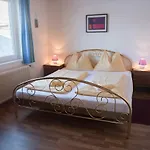 Selfcatering 30 Beds Parking Pets Welcome *
