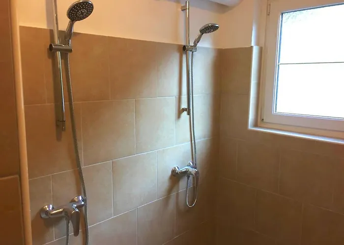 Selfcatering 30 Beds Parking Pets Welcome *